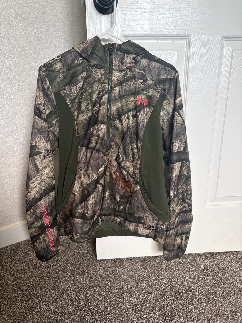 Under Armour Women’s Camo Pullover Jacket in Olive Green